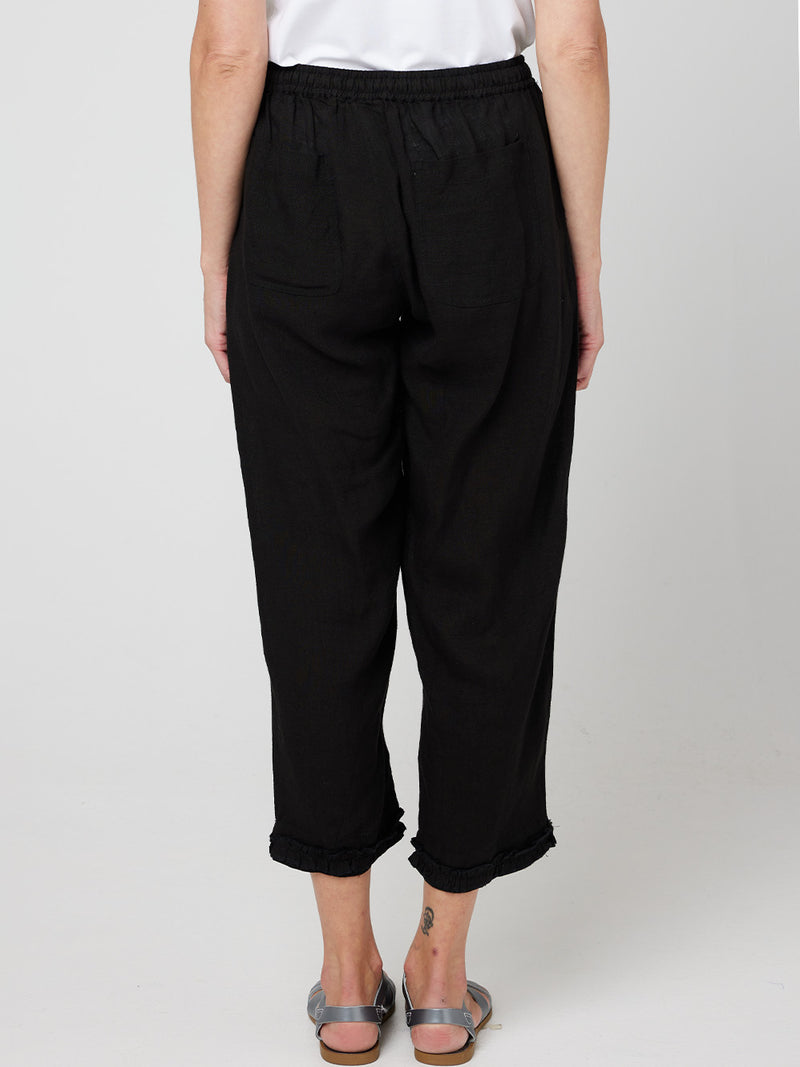 RUFFLE CAPRI LINEN PANT